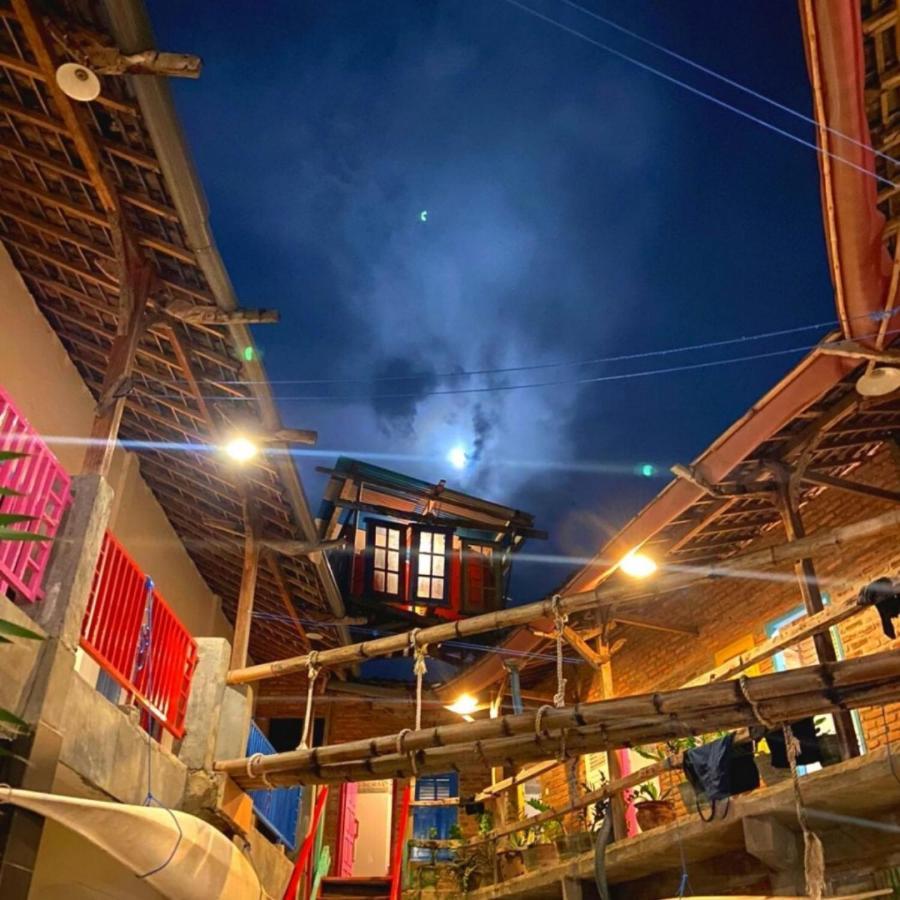 La Boheme Bajo Hostel Labuan Bajo Ngoại thất bức ảnh