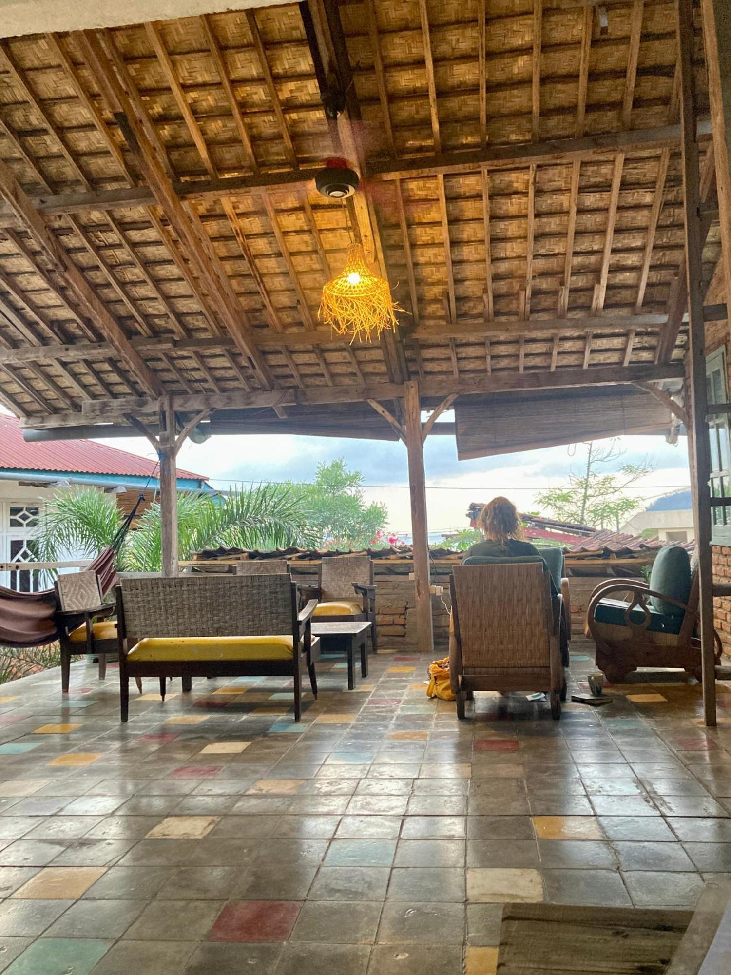La Boheme Bajo Hostel Labuan Bajo Ngoại thất bức ảnh