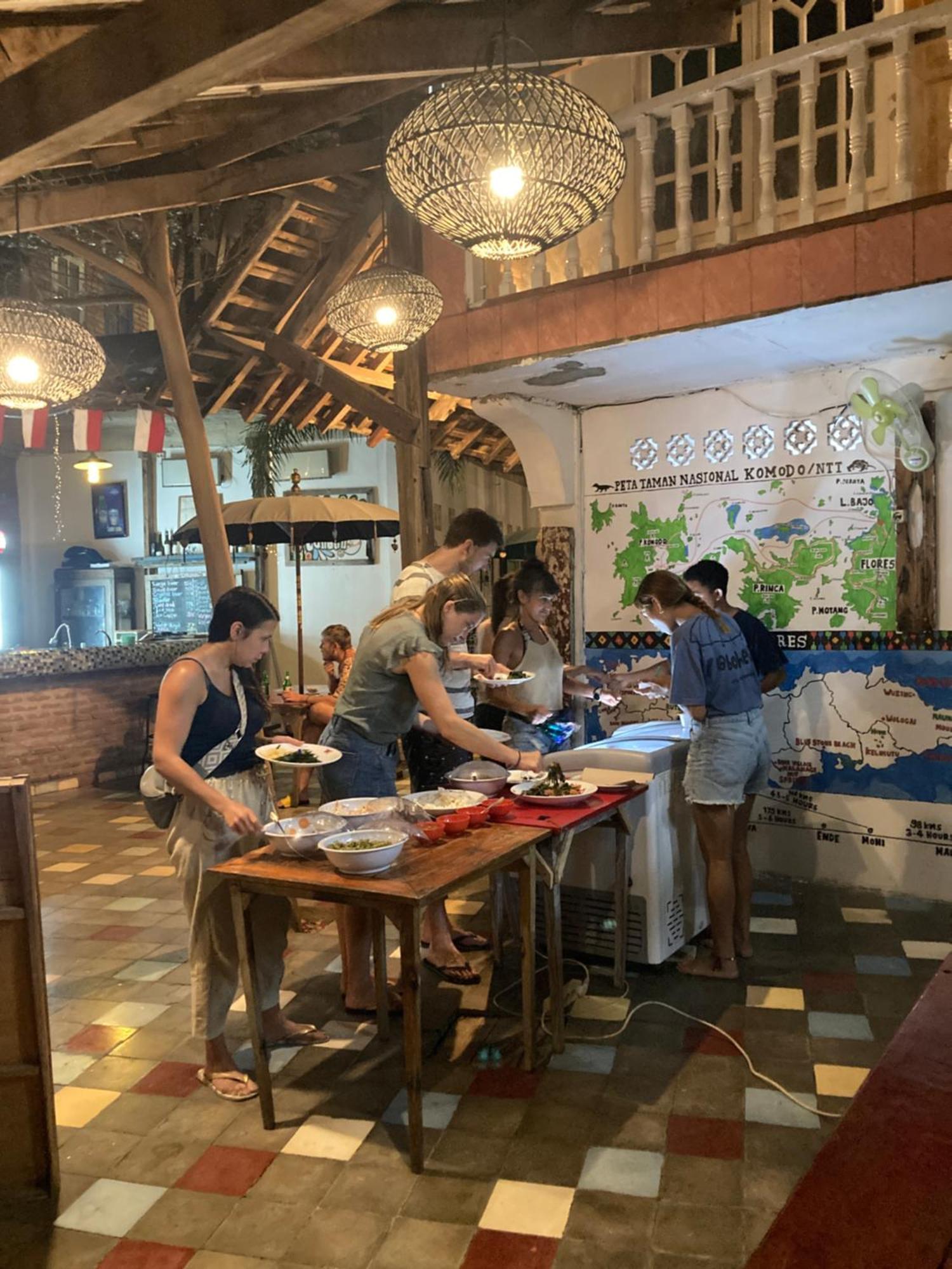 La Boheme Bajo Hostel Labuan Bajo Ngoại thất bức ảnh