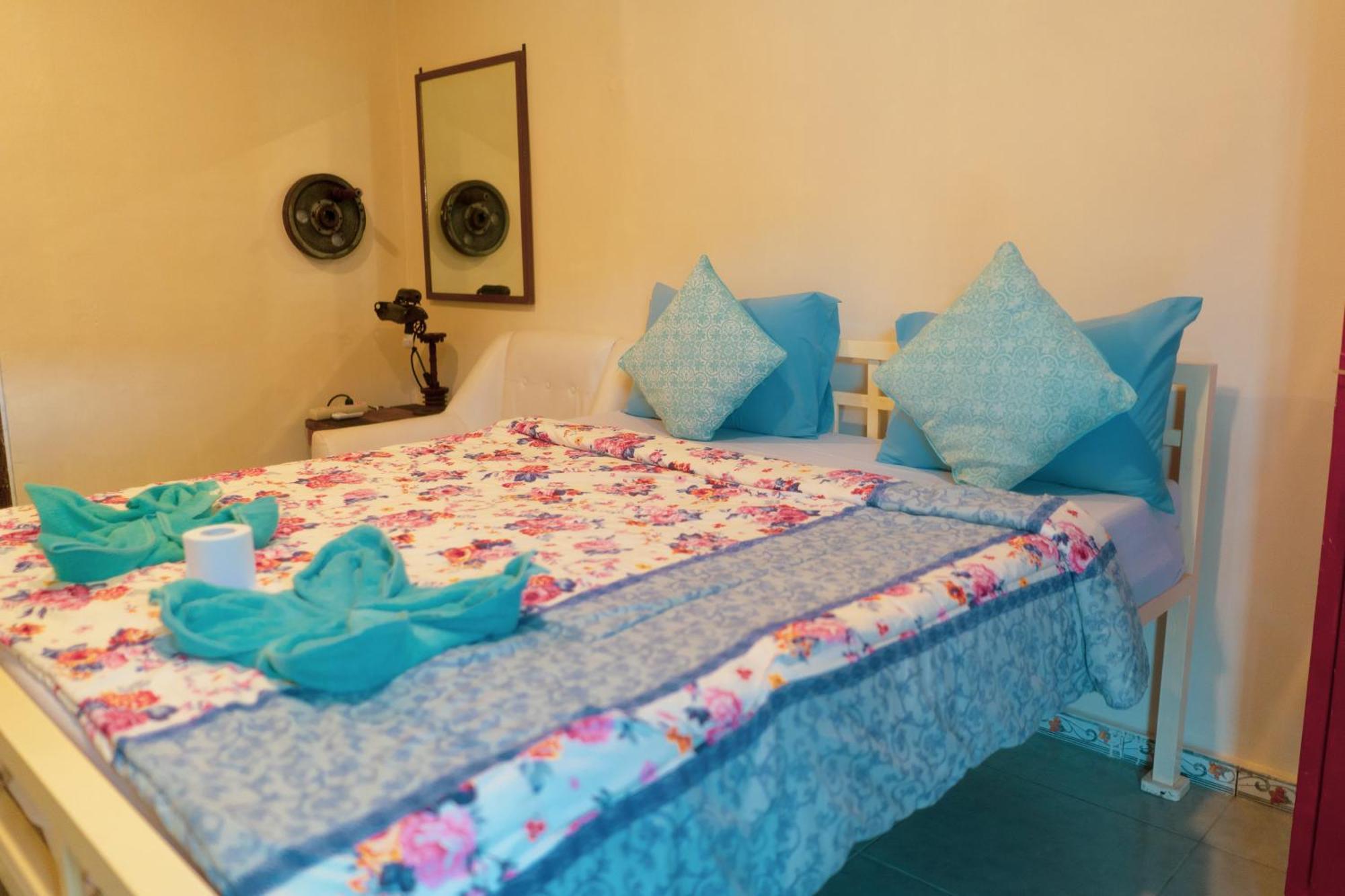 La Boheme Bajo Hostel Labuan Bajo Ngoại thất bức ảnh