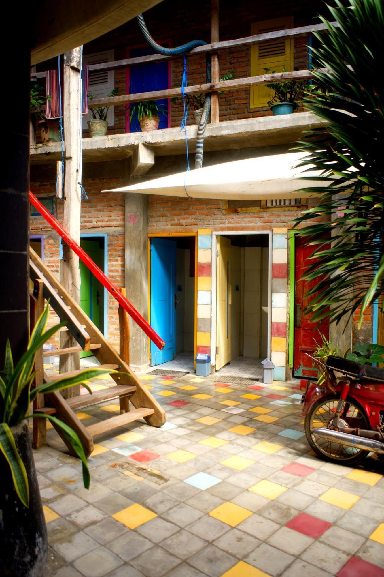 La Boheme Bajo Hostel Labuan Bajo Ngoại thất bức ảnh