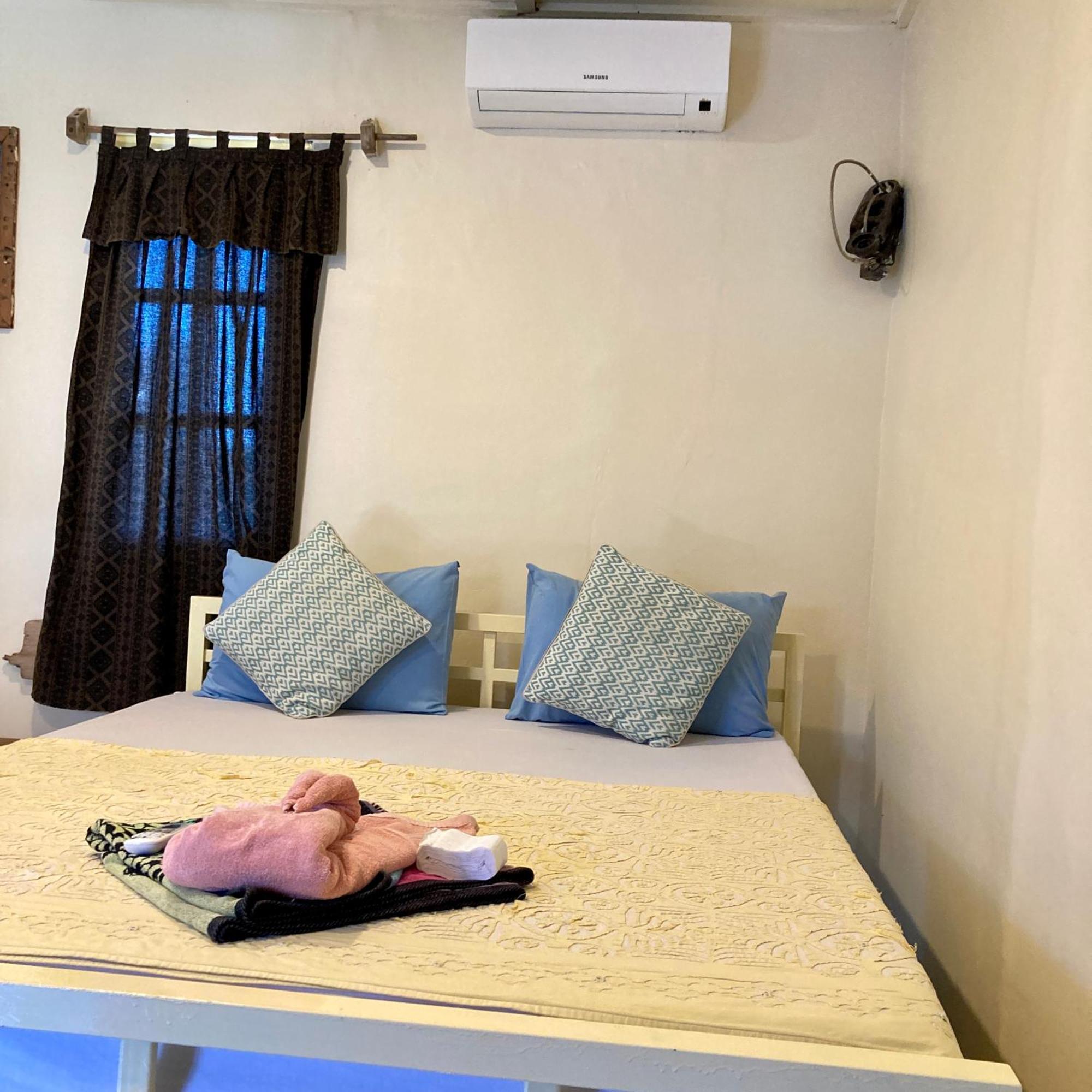 La Boheme Bajo Hostel Labuan Bajo Ngoại thất bức ảnh