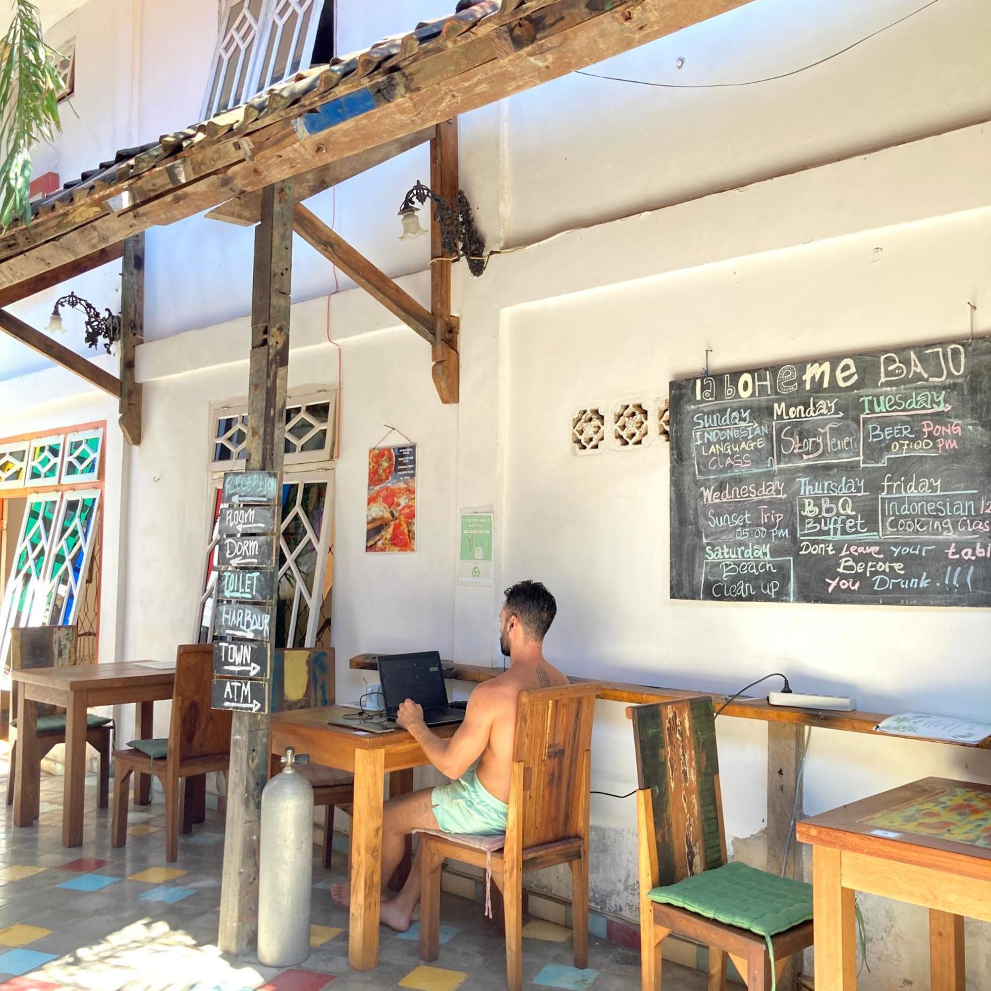 La Boheme Bajo Hostel Labuan Bajo Ngoại thất bức ảnh