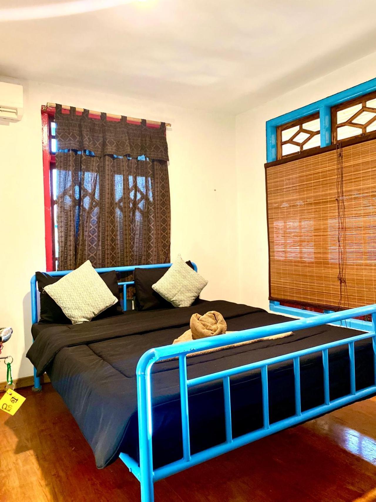 La Boheme Bajo Hostel Labuan Bajo Ngoại thất bức ảnh