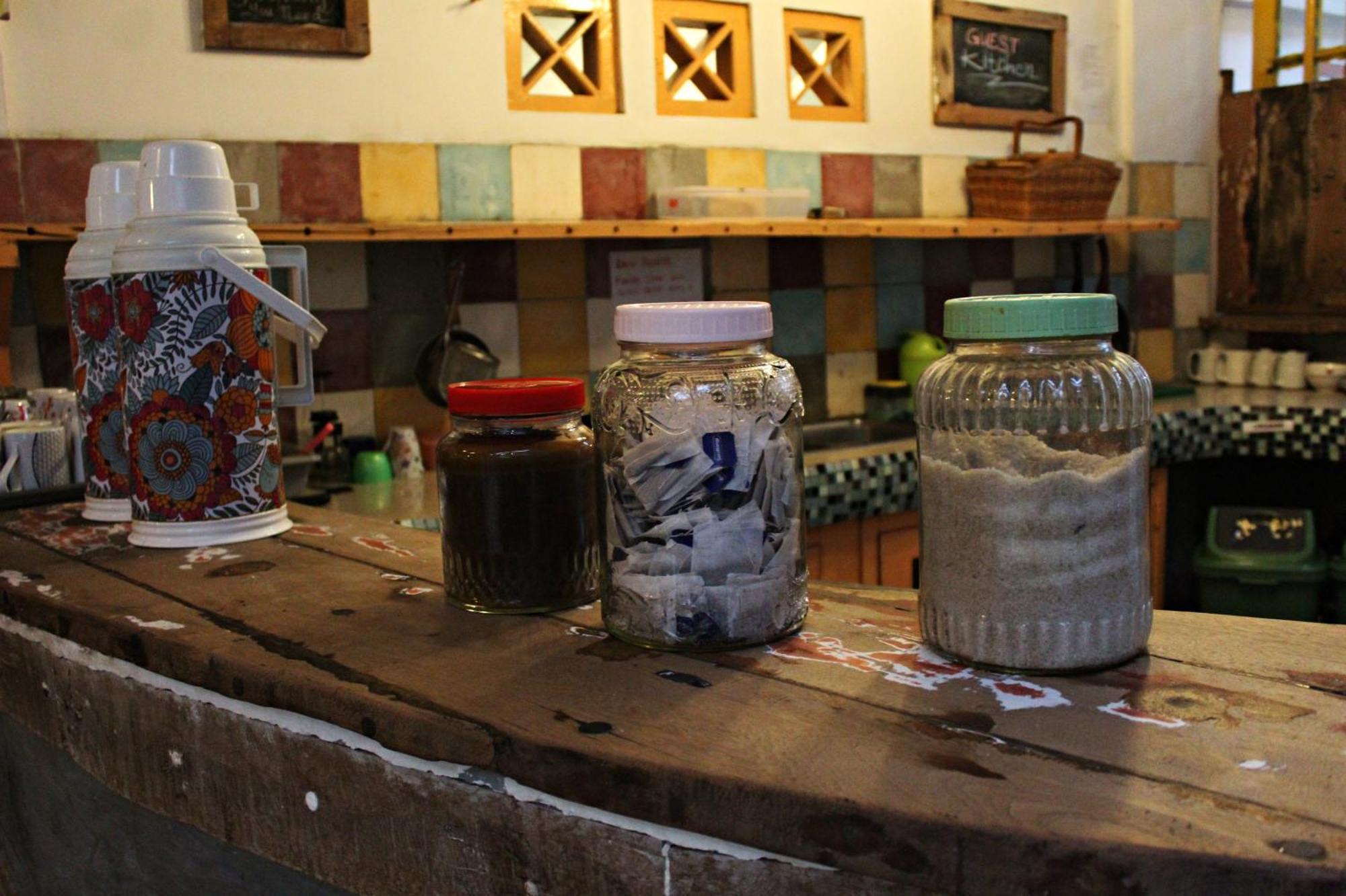 La Boheme Bajo Hostel Labuan Bajo Ngoại thất bức ảnh
