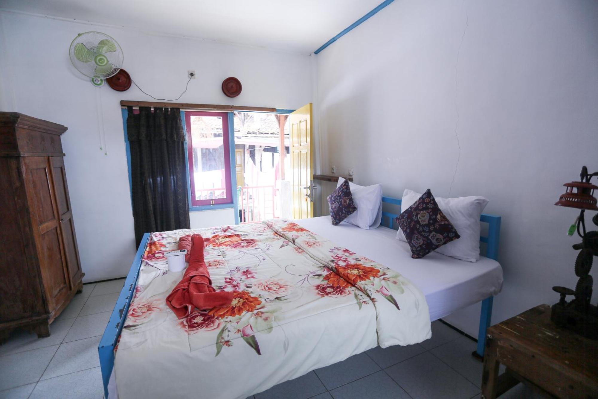 La Boheme Bajo Hostel Labuan Bajo Ngoại thất bức ảnh
