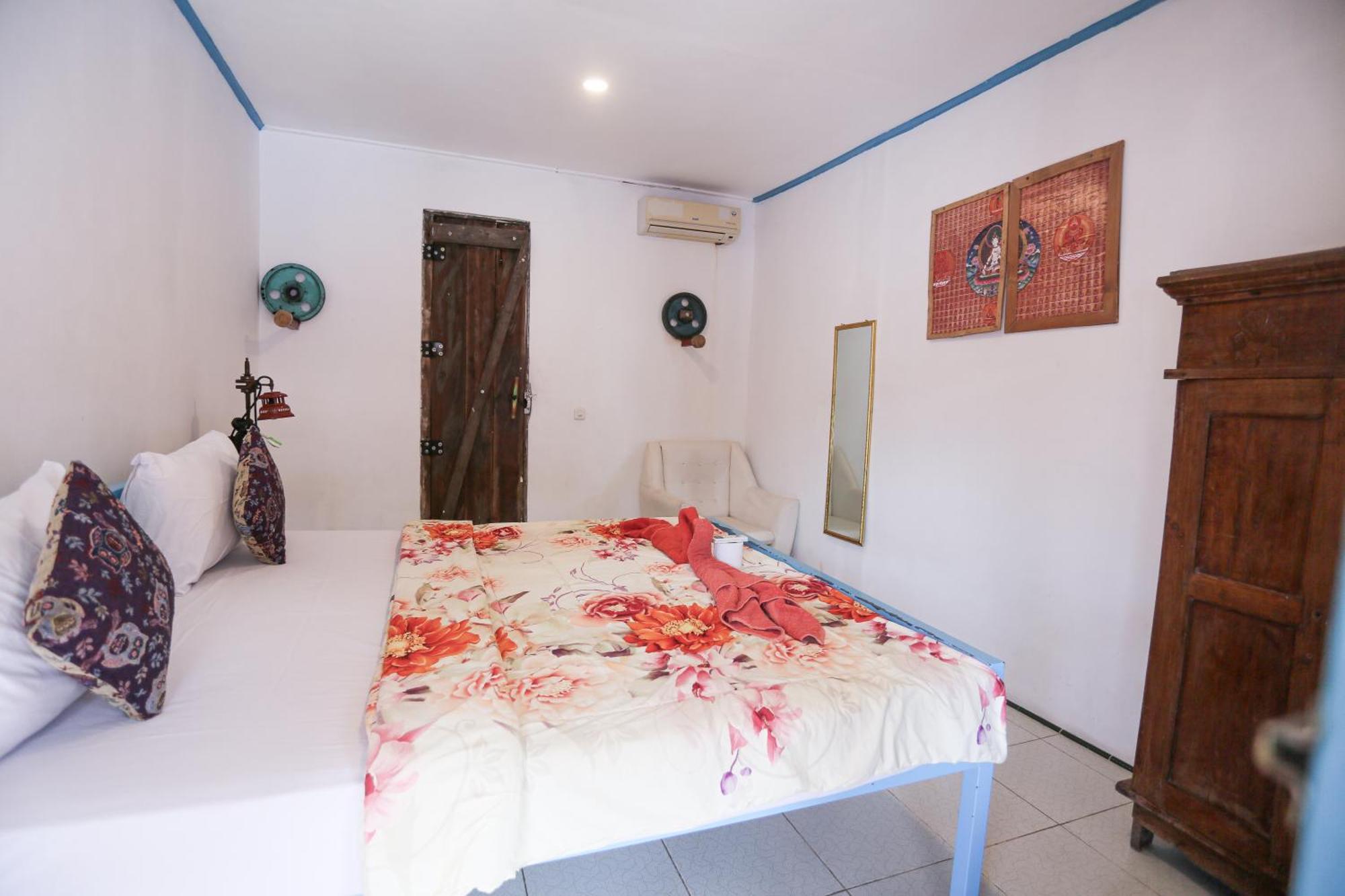 La Boheme Bajo Hostel Labuan Bajo Ngoại thất bức ảnh