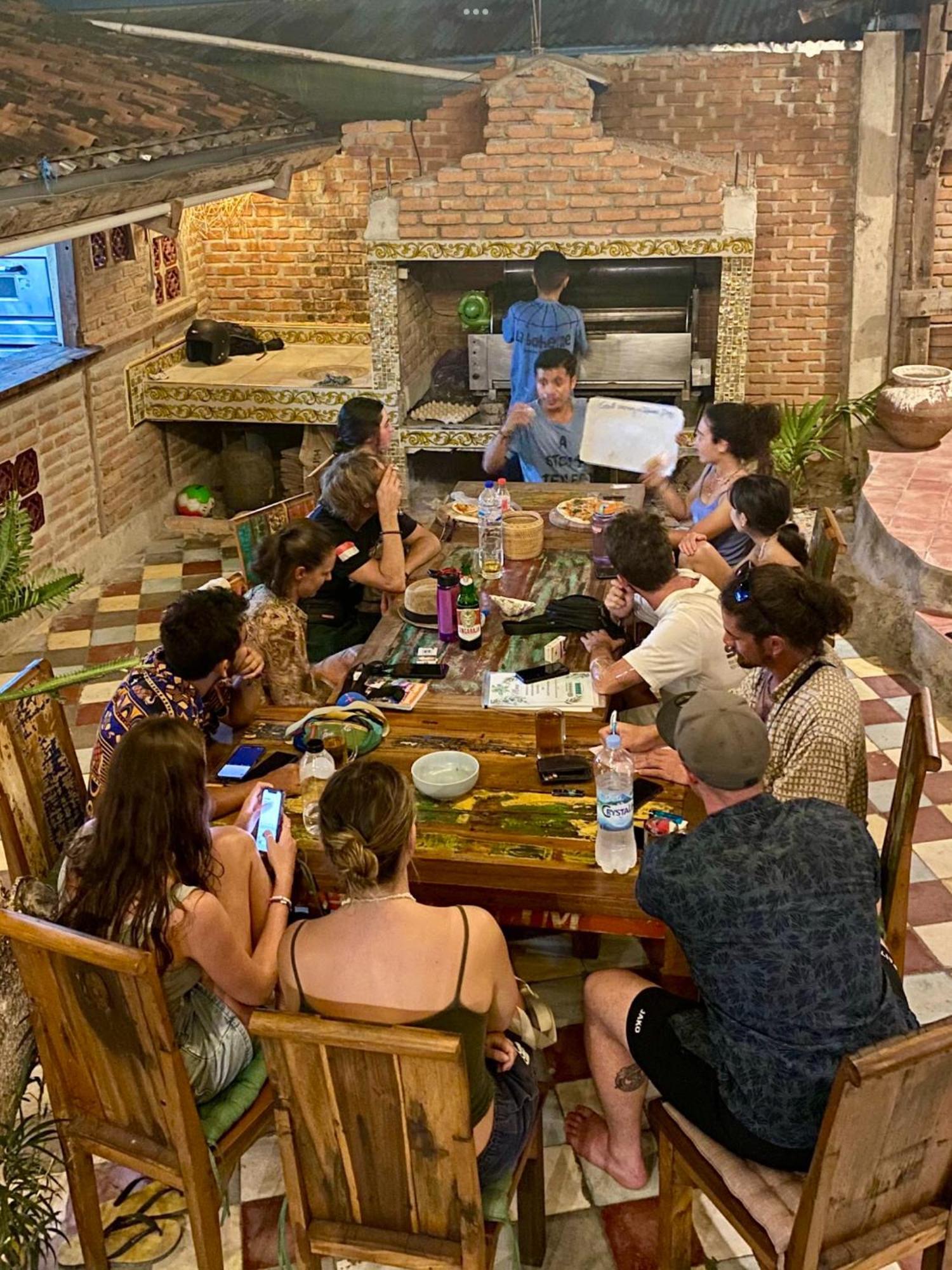 La Boheme Bajo Hostel Labuan Bajo Ngoại thất bức ảnh
