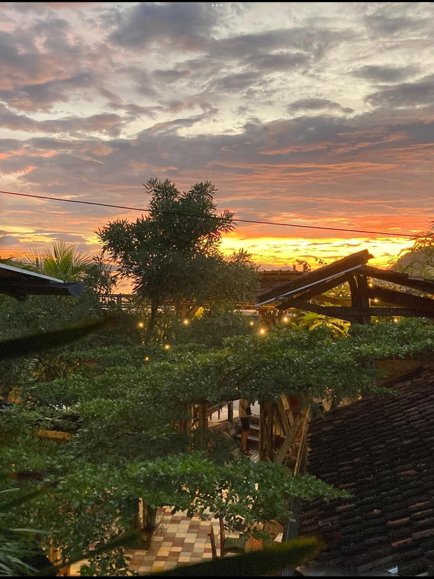 La Boheme Bajo Hostel Labuan Bajo Ngoại thất bức ảnh