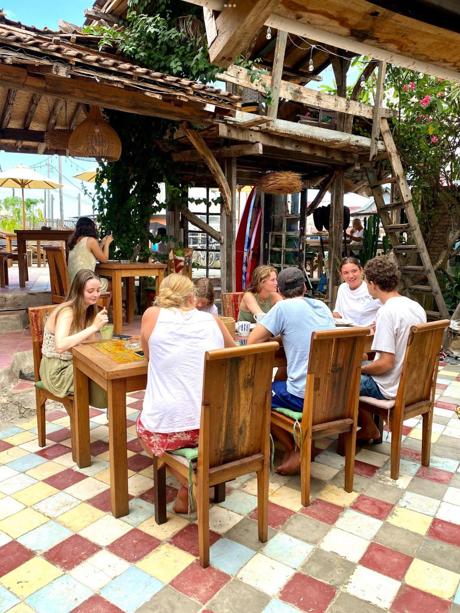 La Boheme Bajo Hostel Labuan Bajo Ngoại thất bức ảnh