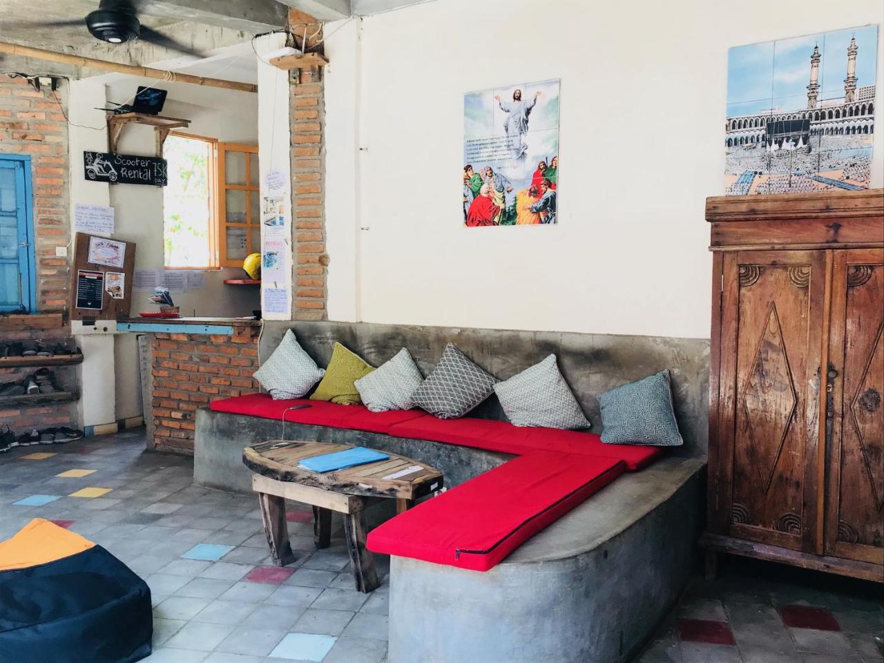 La Boheme Bajo Hostel Labuan Bajo Ngoại thất bức ảnh